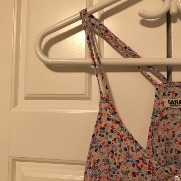 Garage Strappy Floral Top 🌸 - Picture 3 of 6